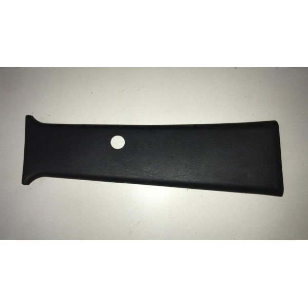 Acabamento Coluna Superior Central Lado Direito L200 04/12