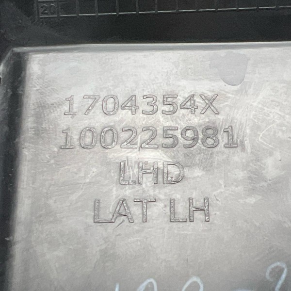 Difusor Ar Lado Esquerdo Fiat Toro 2016 A 2020 1704354x