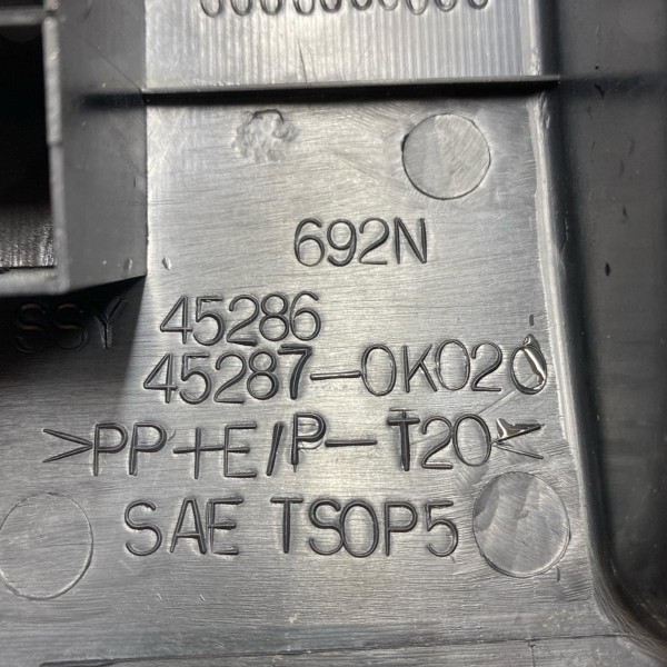 Acabamento Inferior Coluna Direção Hilux E Sw4 2012 A 2015