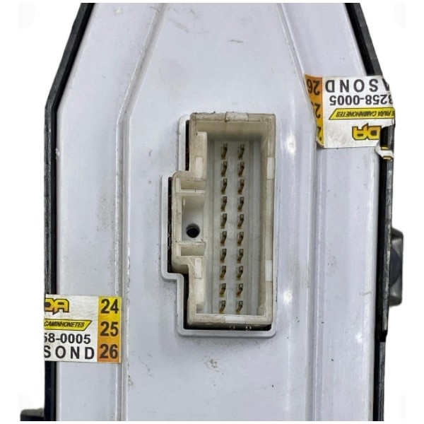 Comando Botão Vidro Dianteiro Direito Santa Fé 2014 A 2019