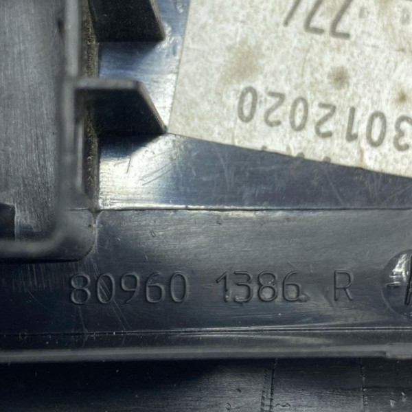 Acabamento Comando Vidro Dianteiro Direito Duster Oroch