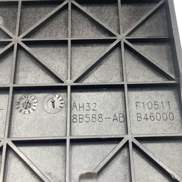 Defletor Suporte Radiador Lado Direito Discovery 4 3.0 V6