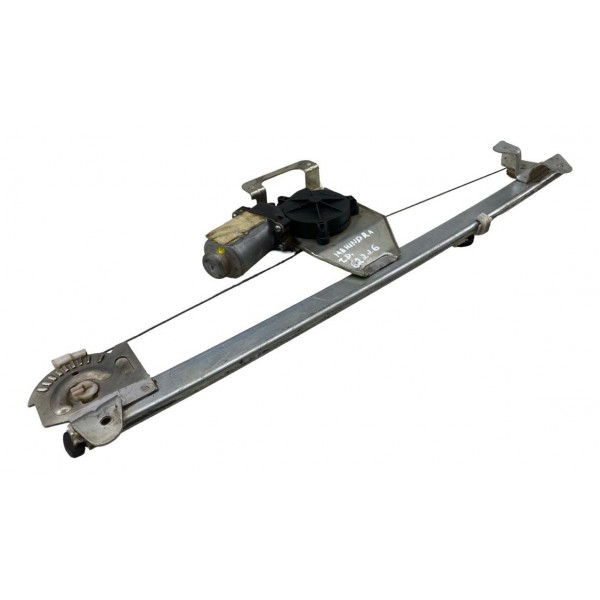 Máquina Vidro Dianteira Direita Mahindra 2008 2009 A 2011