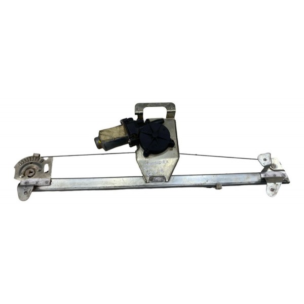 Máquina Vidro Dianteira Direita Mahindra 2008 2009 A 2011