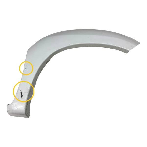 Aplique Paralama Branco Lado Direito Toyota Hilux 12 A 2015