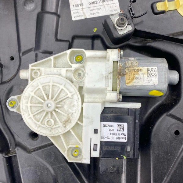 Máquina Vidro Dianteira Esquerda Fiat Toro 2016 2017 A 2024