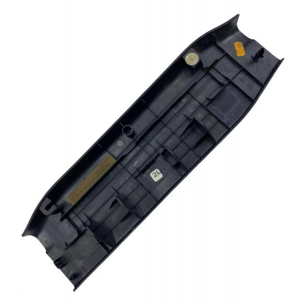 Soleira De Porta Traseira Esquerda Toyota Hilux 2012 A 2015