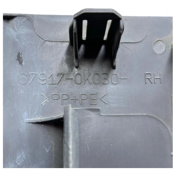 Soleira De Porta Traseira Direita Toyota Hilux 2012 A 2015