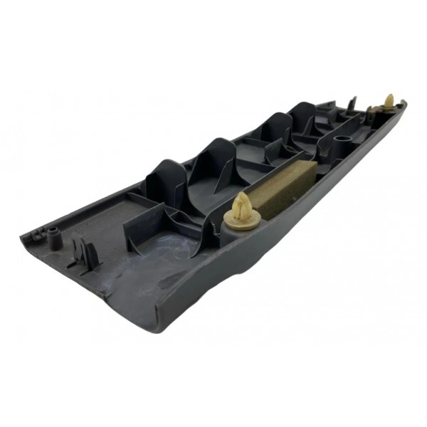 Soleira De Porta Traseira Direita Toyota Hilux 2012 A 2015