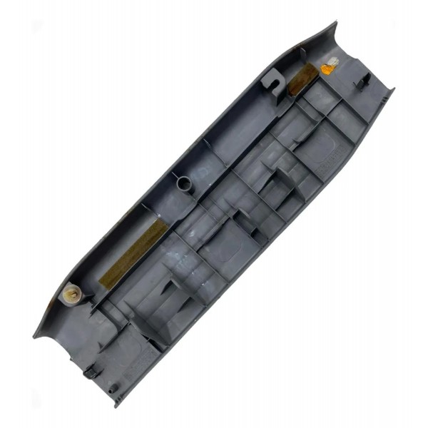 Soleira De Porta Traseira Esquerda Toyota Hilux 2006 A 2011