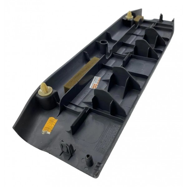 Soleira De Porta Traseira Esquerda Toyota Hilux 2012 A 2015