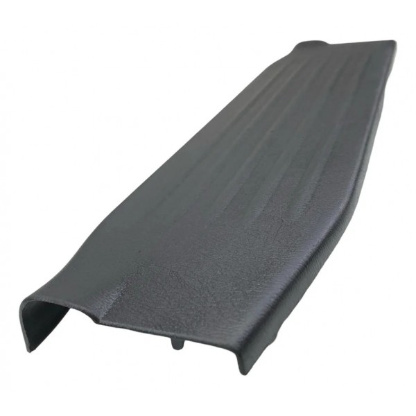 Soleira De Porta Traseira Esquerda Toyota Hilux 2012 A 2015